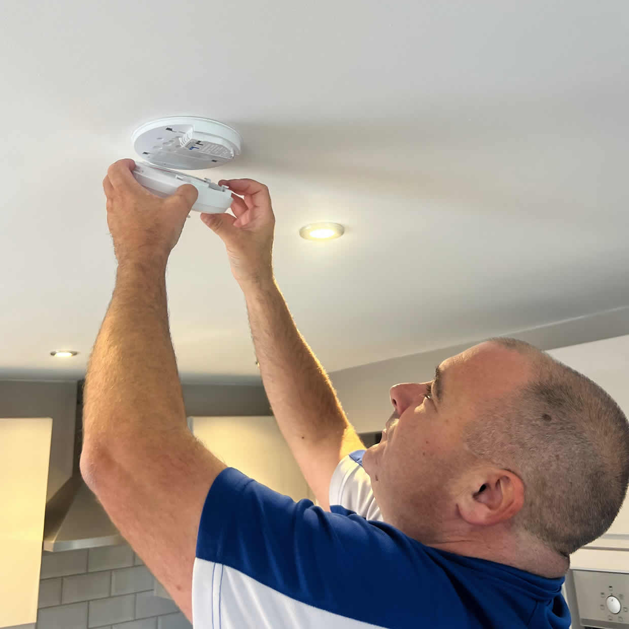 Local smoke alarm installer covering Basingstoke